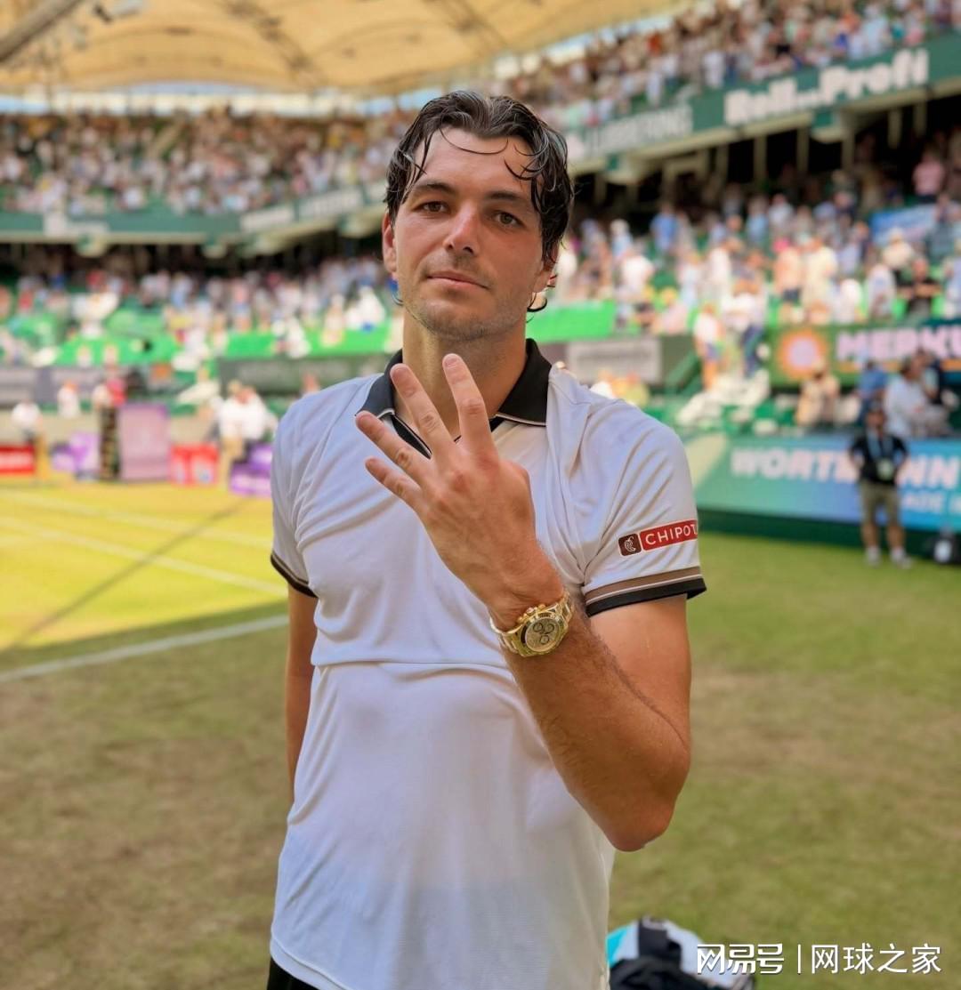 五位美球员冲四站冠军被称本周奇景，王左王右今晚左右开弓战强敌