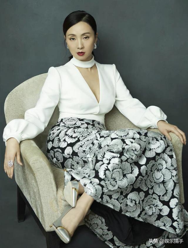 小区大妈偷我17个快递死也不承认，我改寄单位，三周后物业来找我