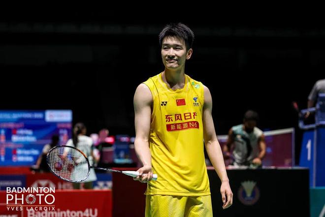 被同1块石头绊倒4次！马刺丢冠太扎心了，米奇给出解释，说得轻巧