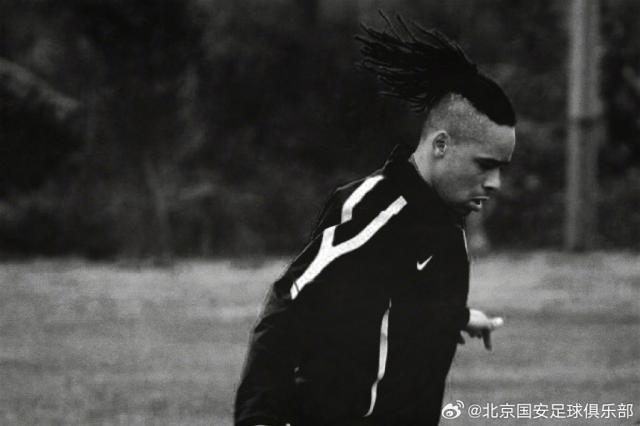 单签盈利逼近50万元,中签女子含泪感谢宇树科技,并透露自己已在开盘后选择全部卖出,收益已经到手