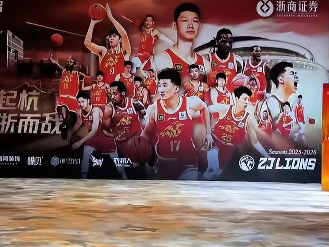 记者：马尤卢即将与巴黎续约，新合同将至2031年