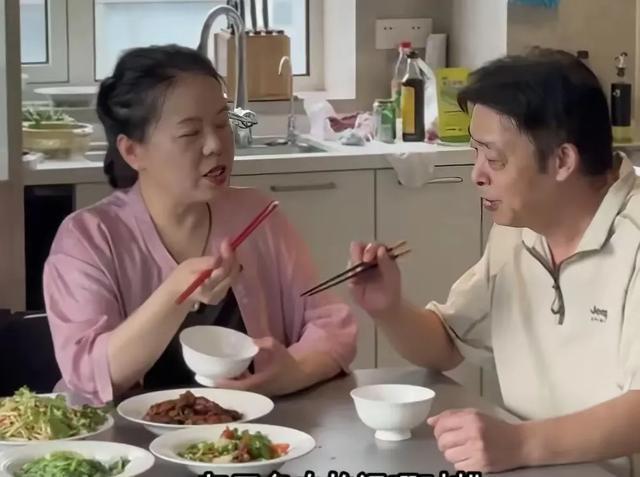 曝洛夫顿不服管理，上海队既不想续约，也不愿让他加盟其他球队