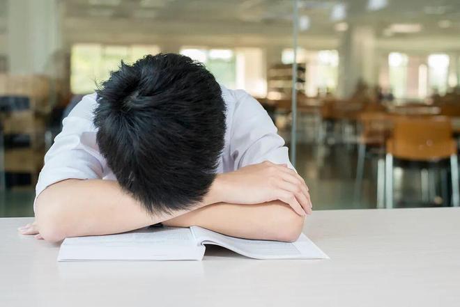 媒体人：中国男篮暴露战术不兼容问题，可让胡金秋打五杨瀚森替补