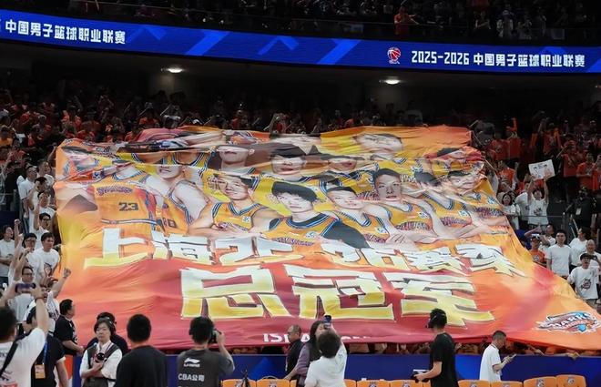 出行有排面，乘坐有空间，福特黑武士商务车值得一看